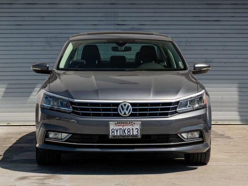 Used 2016 Volkswagen Passat 3.6 SEL Premium FWD image 2