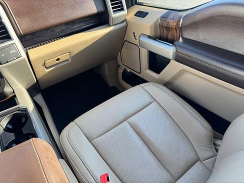 Used 2019 Ford F150 Lariat image 15