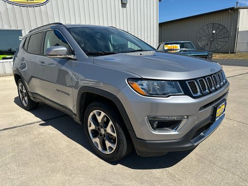Used 2019 Jeep Compass Limited w/ Safety & Security Group image 3