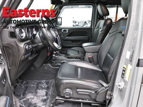 Used 2022 Jeep Wrangler Unlimited Rubicon 4xe w/ Cold Weather Group AWD/4WD image 14