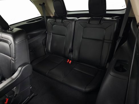 Used 2020 Lincoln Aviator Reserve w/ Equipment Group 202A image 39