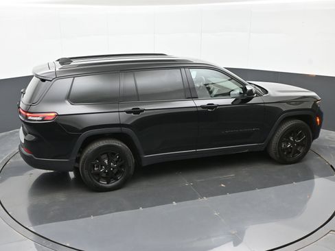 Used 2024 Jeep Grand Cherokee L Laredo image 34