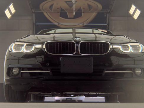 Used 2017 BMW 330i xDrive Sedan w/ Premium Package AWD/4WD image 8