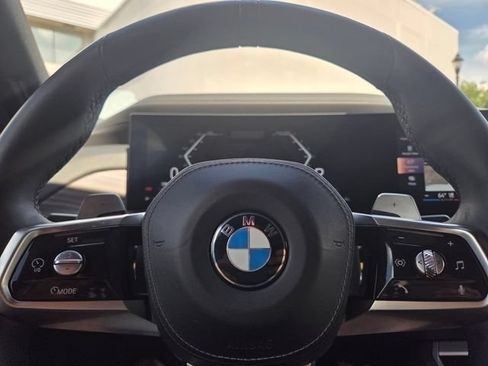 Used 2025 BMW 760i xDrive w/ Executive Package AWD/4WD image 33