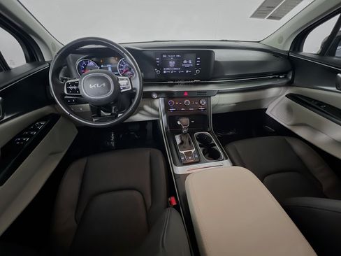 Used 2024 Kia Carnival LX FWD image 30