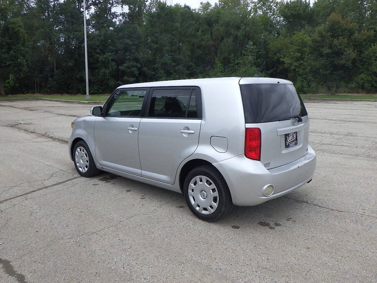 Used 2009 Scion xB FWD image 3