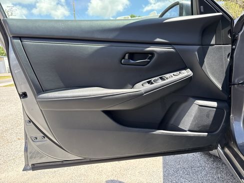 Used 2025 Nissan Sentra S image 28