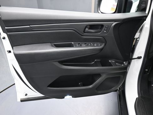 Used 2024 Honda Odyssey EX-L image 13