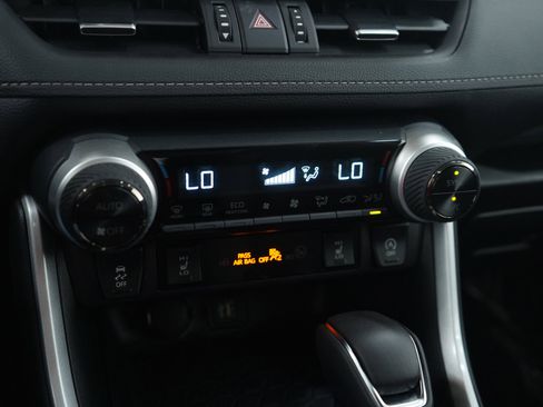 Used 2025 Toyota RAV4 XLE Premium image 22