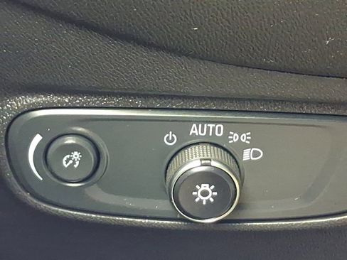 Used 2020 Chevrolet Equinox LT AWD/4WD image 26