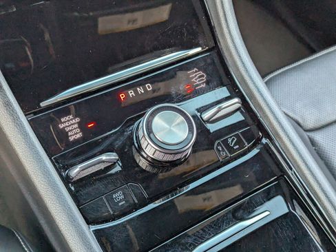 Used 2023 Jeep Grand Cherokee Overland image 30