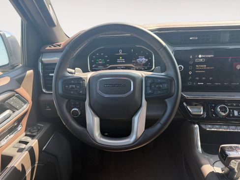 Used 2025 GMC Sierra 1500 Denali w/ Denali Reserve Package AWD/4WD image 12