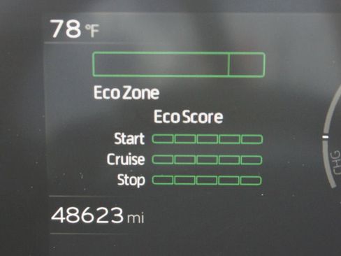 Used 2023 Toyota Prius LE image 4