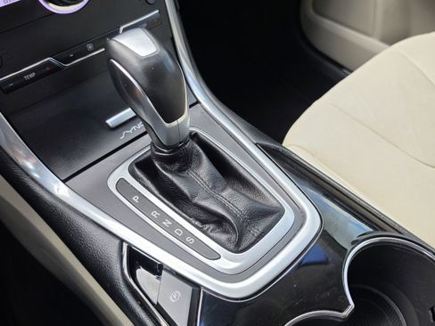 Used 2016 Ford Edge Titanium w/ Technology Package image 36