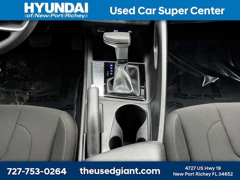 Certified 2024 Hyundai Elantra SEL FWD image 18
