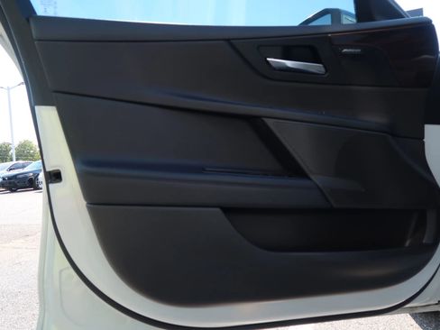 Used 2017 Jaguar XE First Edition image 47