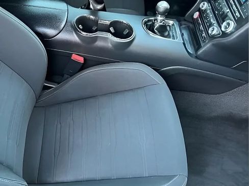 Used 2016 Ford Mustang Coupe RWD image 12