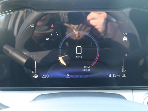 Used 2025 Chevrolet Trax LT w/ LPO, Blackout Package image 24