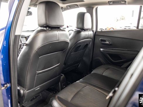 Used 2017 Chevrolet Trax LT w/ Sun & Sound Package image 19