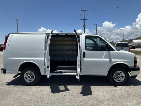 Used 2023 GMC Savana 2500 w/ Driver Convenience Package RWD image 16