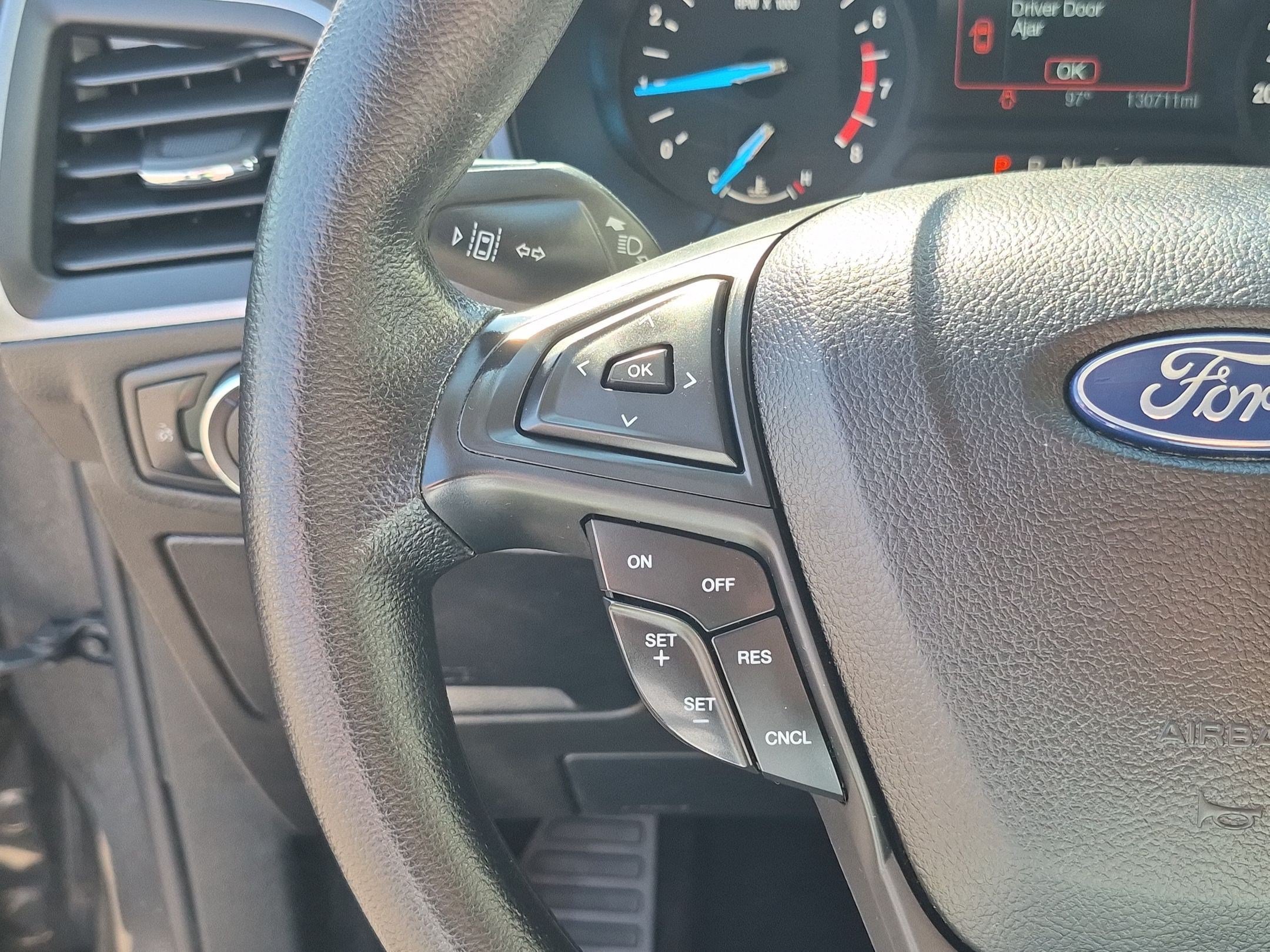 Used 2020 Ford Edge SE AWD/4WD image 19
