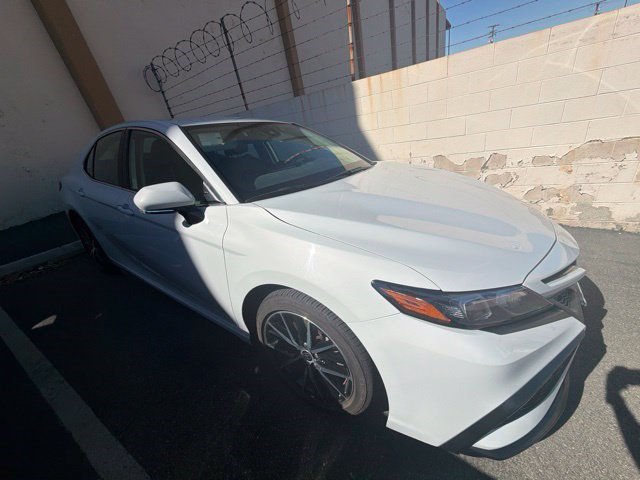 Used 2024 Toyota Camry SE FWD image 5