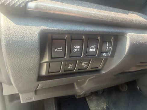 Used 2021 Subaru Forester Premium AWD/4WD image 12