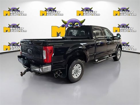Used 2017 Ford F250 XLT w/ XLT Value Package image 4