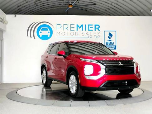 Used 2024 Mitsubishi Outlander ES image 10