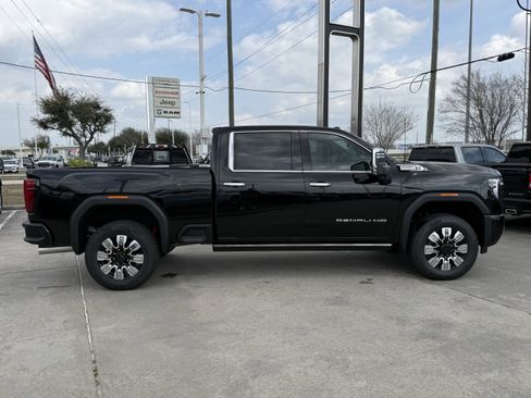 New 2026 GMC Sierra 2500 Denali w/ Denali Reserve Package image 3