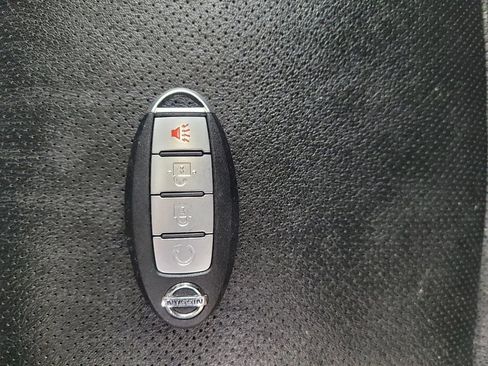 Used 2017 Nissan Rogue Sport SL w/ SL Premium Package AWD/4WD image 32