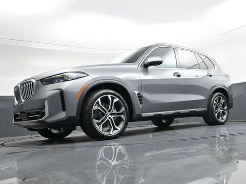 Used 2026 BMW X5 xDrive40i w/ Climate Comfort Package image 33