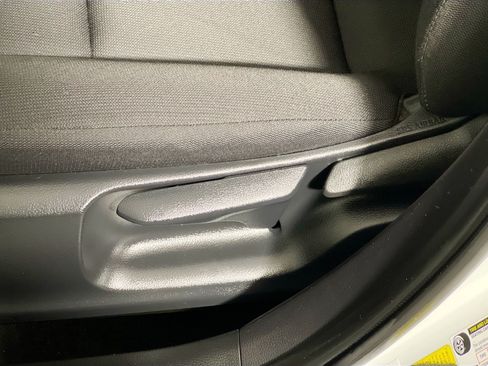 Used 2025 Toyota Corolla LE FWD image 15