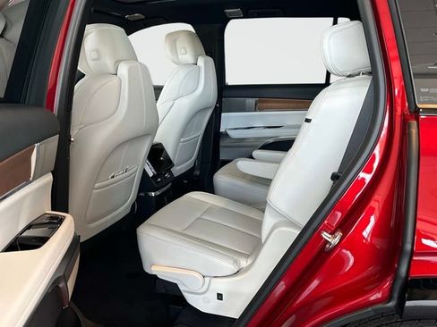 New 2026 Cadillac Vistiq Luxury w/ LPO, Floor Liner Package AWD/4WD image 11