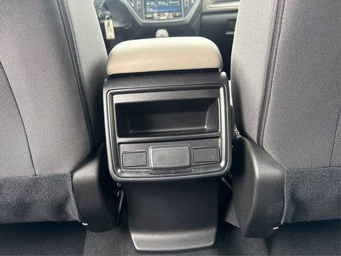 Used 2025 Subaru Forester AWD/4WD image 31