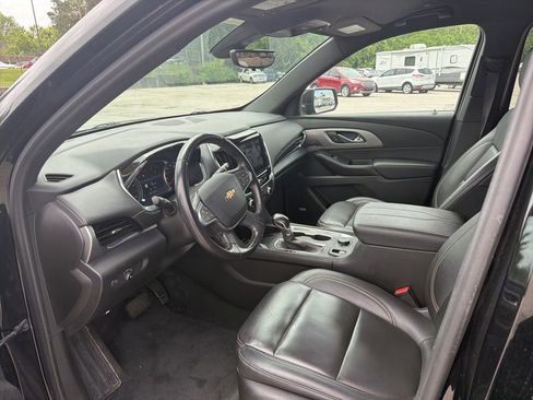Used 2022 Chevrolet Traverse LT w/ LT Premium Package AWD/4WD image 14