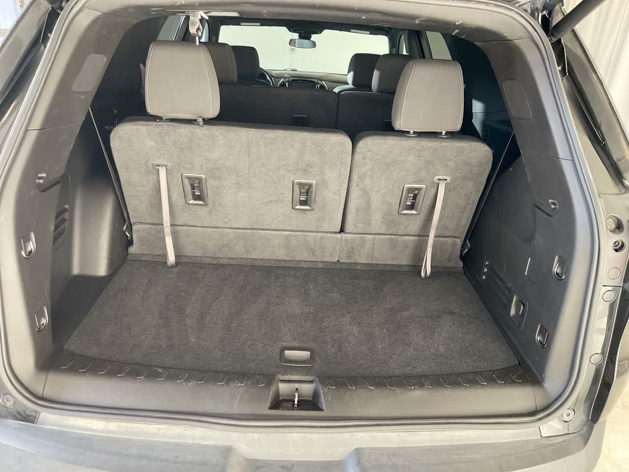 Used 2023 Chevrolet Traverse LT AWD/4WD image 24