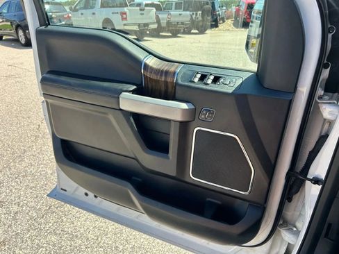 Used 2018 Ford F150 Lariat image 33