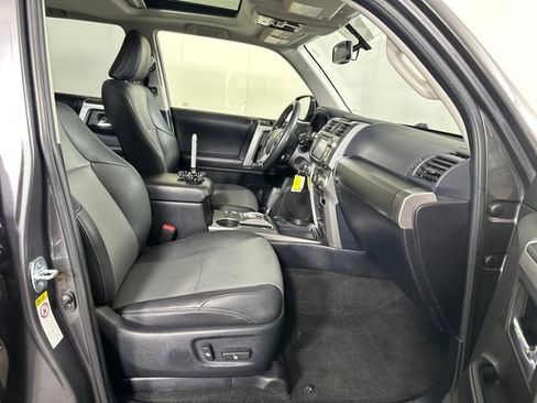 Used 2019 Toyota 4Runner SR5 Premium RWD image 28