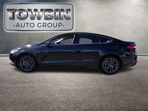 Used 2018 Ford Fusion SE w/ Equipment Group 201A FWD image 8
