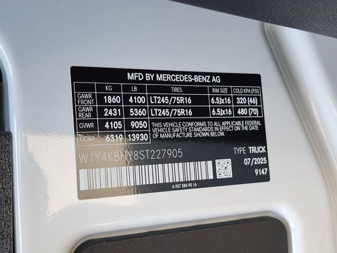 Used 2025 Mercedes-Benz Sprinter 2500 image 29