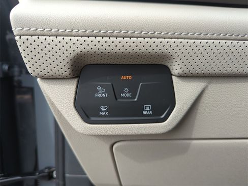 New 2026 Volkswagen Atlas SE image 37