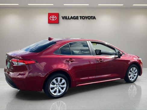 Certified 2025 Toyota Corolla LE FWD image 5