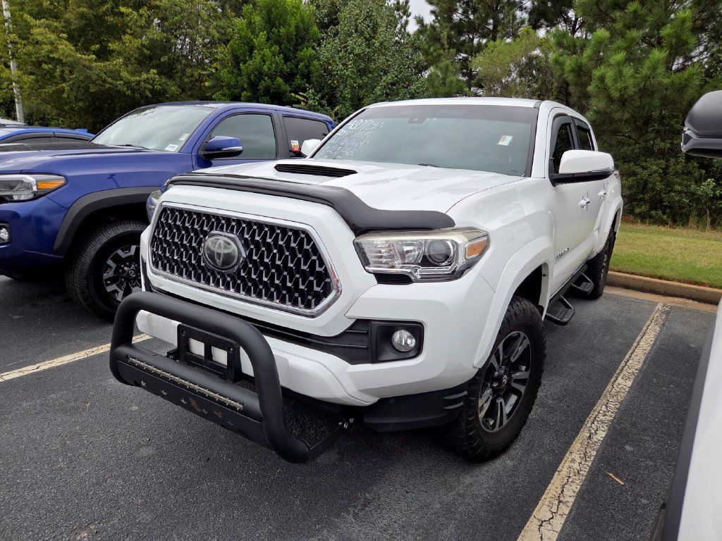 Used 2019 Toyota Tacoma TRD Sport AWD/4WD image 3