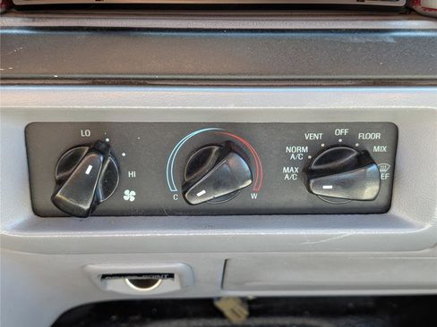 Used 1994 Ford Bronco XLT image 22