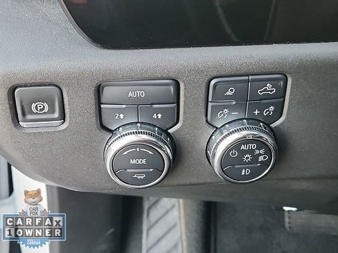 Used 2025 GMC Sierra 1500 SLT image 24