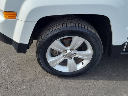 Used 2016 Jeep Patriot Latitude image 11