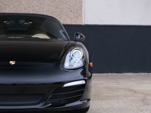 Used 2016 Porsche Boxster image 3