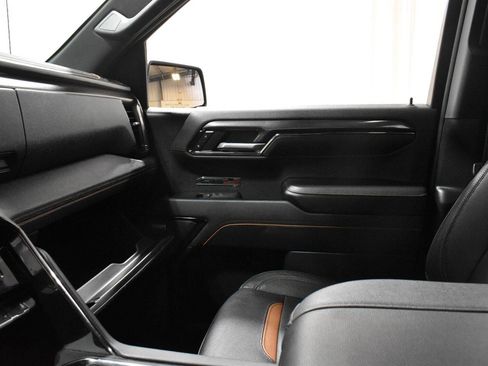 Used 2023 GMC Sierra 1500 AT4 w/ AT4 Premium Package AWD/4WD image 19