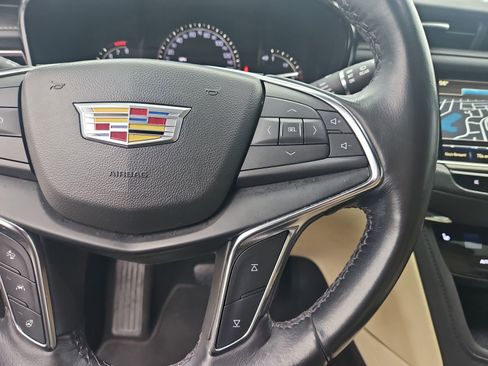 Used 2019 Cadillac XT5 Luxury image 18